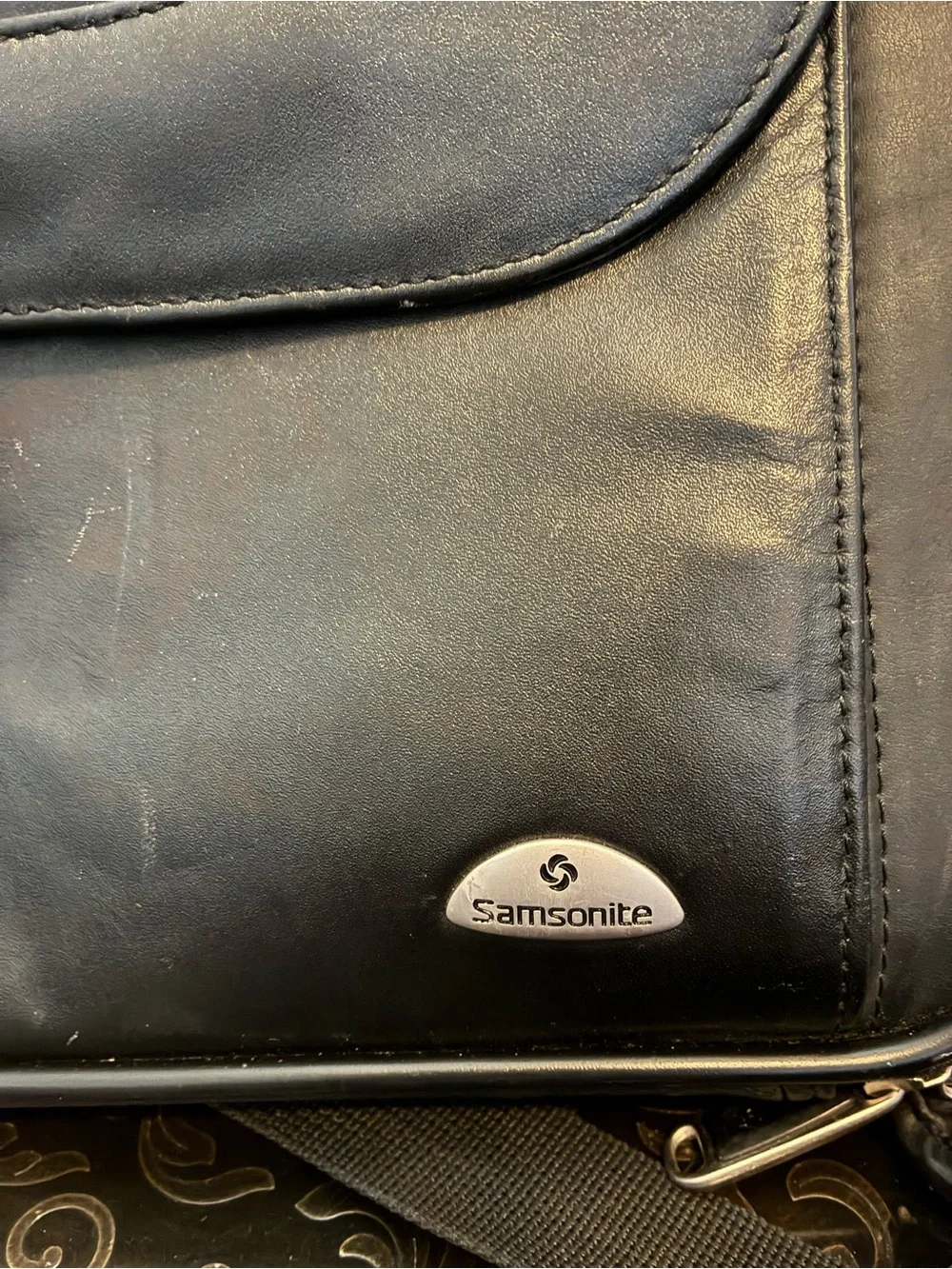 Samsonite Black Leather Laptop Messenger Bag with Silver Clasp